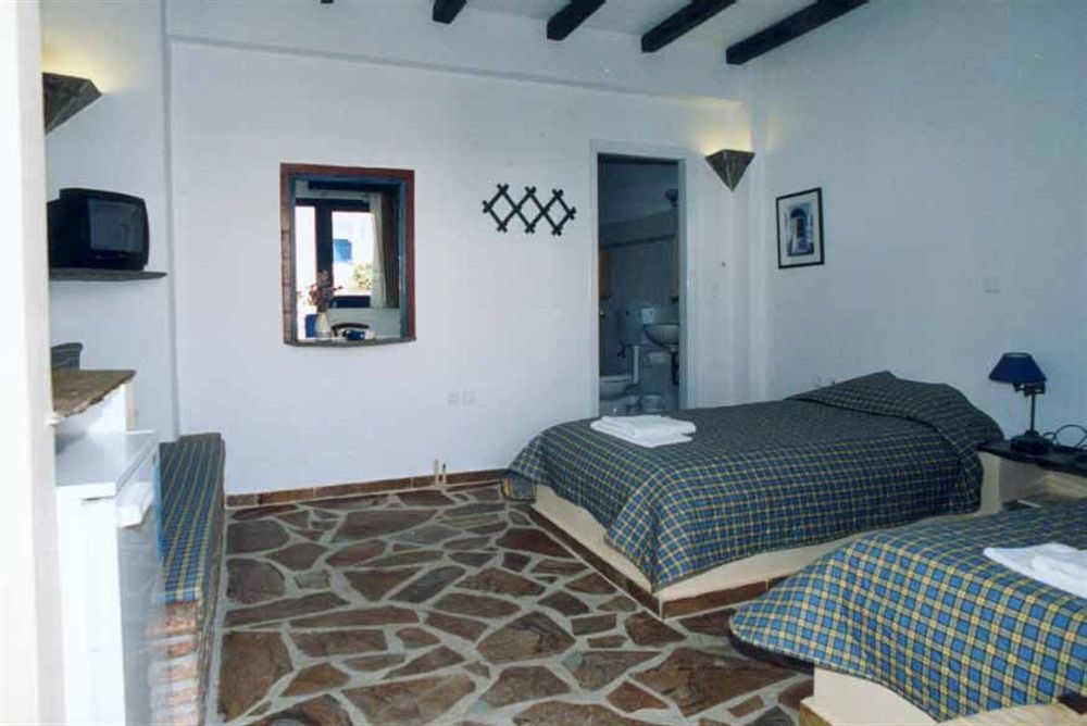 Vincenzo Family Rooms Tinos Exterior photo